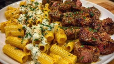 Cheesy Garlic Butter Steak with Rigatoni in Four-Cheese Sauce