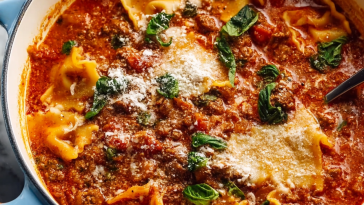 BEST EVER One-Pot Lasagna Soup