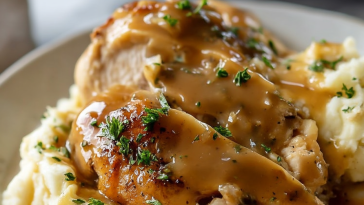 Chicken and Garlic Gravy with Cheesy Mashed Potatoes